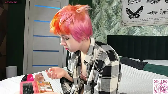 Snapshot of CarolineRichter chatting on 23, 11, 2025 CarolineRichter online show from 23, 11, 2025