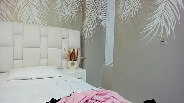 Anni petite  online show from 13, 9, 2025