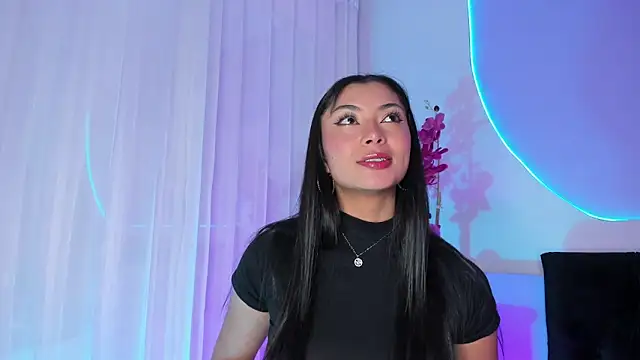  HAANNAH  online show from 13, 12, 2025