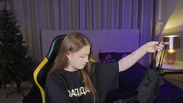 Esmie Smile online show from 14, 1, 2026