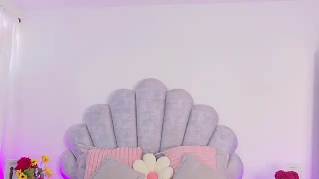 emma-conti2 online show from 4, 3, 2026