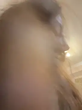 HellaryTourent online show from 17, 11, 2025