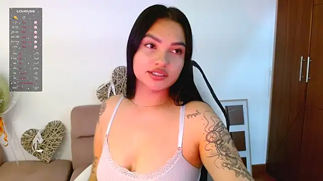 Snapshot of gaby_saikoz chatting on 14, 10, 2025 gaby saikoz online show from 14, 10, 2025