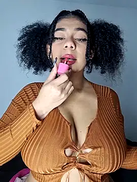 Snapshot of Yerystar chatting on 9, 11, 2025 Yerystar online show from 9, 11, 2025