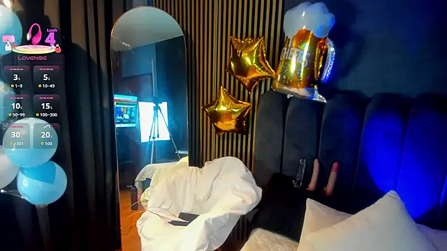 Gina 77 online show from 6, 10, 2025