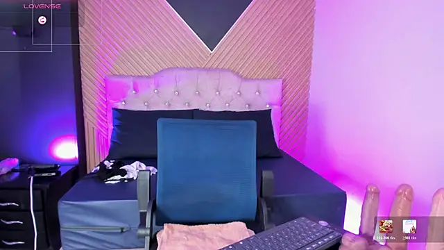 Snapshot of Nyx_Moon chatting on 25, 6, 2026 Nyx Moon online show from 25, 6, 2026