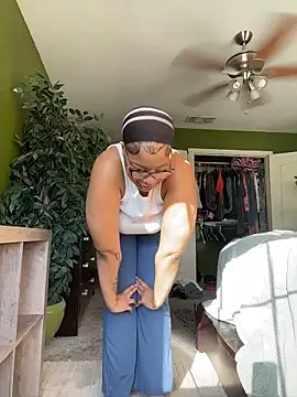 caramel  cremes online show from 6, 11, 2025