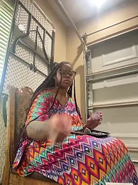 Snapshot of caramel__cremes chatting on 4, 5, 2026 caramel cremes online show from 4, 5, 2026