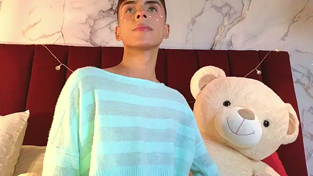 PrincePoppy online show from 2, 10, 2025