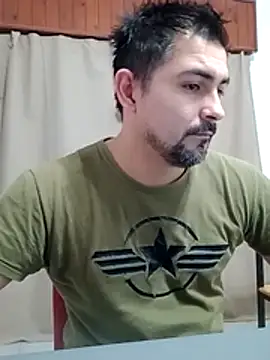 Snapshot of Bradd_32 chatting on 15, 7, 2026 Bradd 32 online show from 15, 7, 2026
