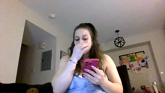 Snapshot of thedevinemama chatting on 22, 2, 2026 thedevinemama online show from 22, 2, 2026