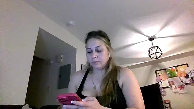 Snapshot of thedevinemama chatting on 12, 6, 2026 thedevinemama online show from 12, 6, 2026