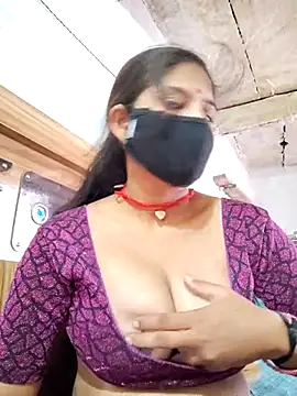 Snapshot of Daisygirl9 chatting on 8, 5, 2026 Daisygirl9 online show from 8, 5, 2026