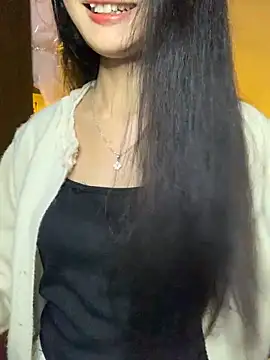 Nhinhi18 online show from 4, 12, 2025