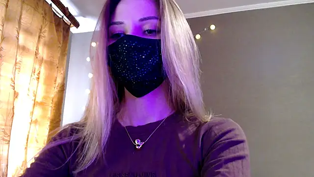 Snapshot of Iris_lave chatting on 20, 4, 2026 Iris lave online show from 20, 4, 2026