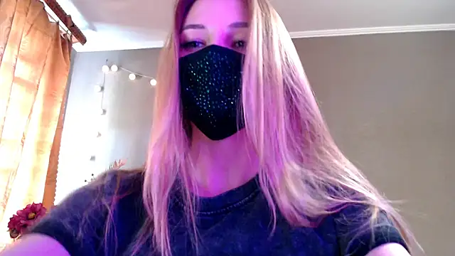Snapshot of Iris_lave chatting on 7, 5, 2026 Iris lave online show from 7, 5, 2026