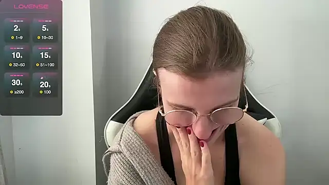 BustyKellyXXX online show from 25, 11, 2025