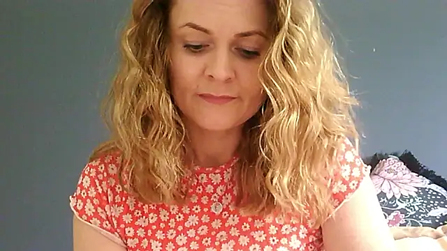 Snapshot of Ginger-bb chatting on 4, 6, 2026 Ginger-bb online show from 4, 6, 2026