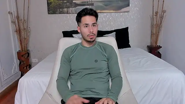 loghan fox online show from 11, 9, 2025