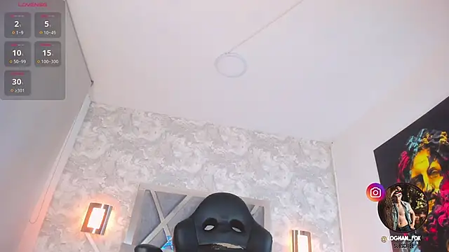 loghan fox online show from 25, 9, 2025