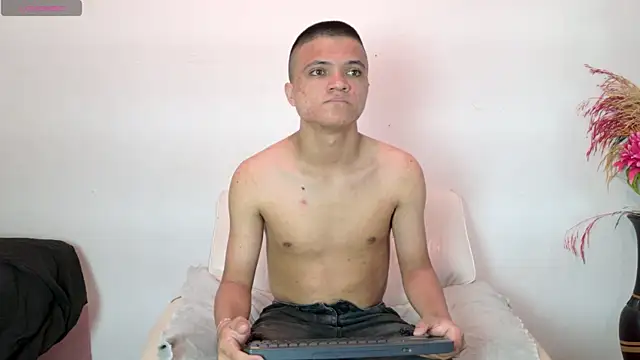 aly n sebas online show from 7, 4, 2026