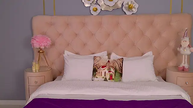 NoraHaynes online show from 20, 12, 2025