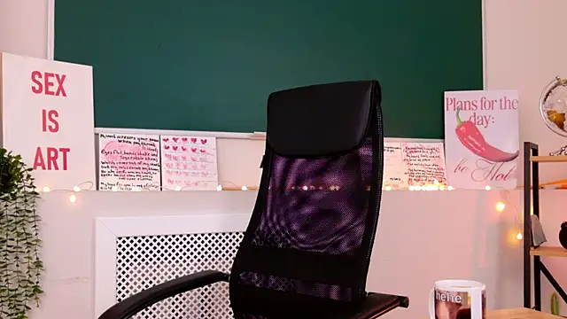 Snapshot of NoraHaynes chatting on 22, 5, 2026 NoraHaynes online show from 22, 5, 2026