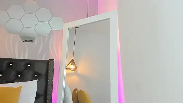 lucia-cute online show from 25, 9, 2025