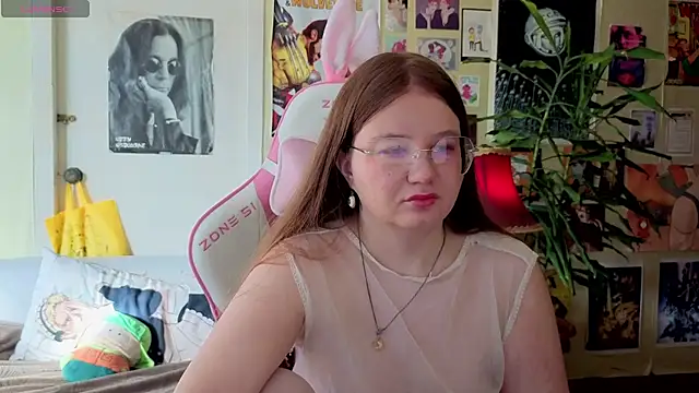 Sienna-Cow online show from 30, 9, 2025