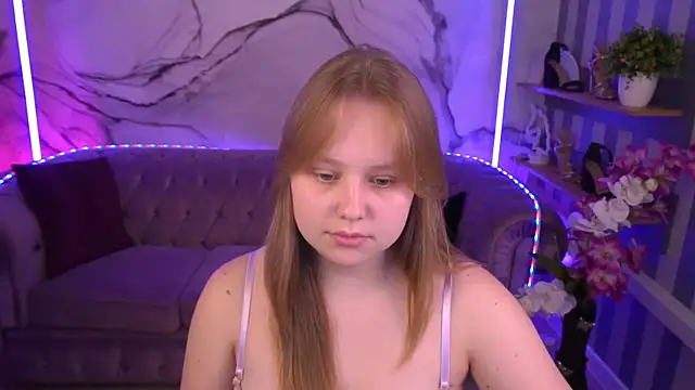 CrystallPaws online show from 10, 9, 2025