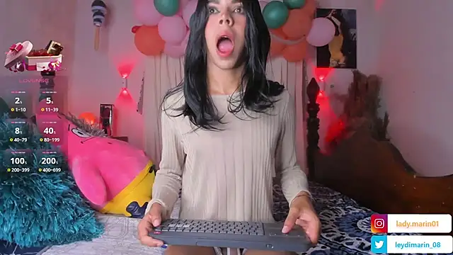 Snapshot of beauty_doll1 chatting on 11, 9, 2025 beauty doll1 online show from 11, 9, 2025