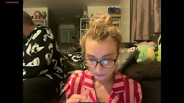 harleyblair online show from 25, 11, 2025