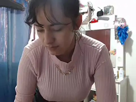 Snapshot of annie_clark2 chatting on 8, 12, 2024 annie clark2 online show from 8, 12, 2024