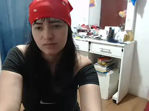 Snapshot of annie_clark2 chatting on 10, 12, 2024 annie clark2 online show from 10, 12, 2024