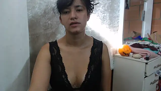 Snapshot of annie_clark2 chatting on 8, 2, 2026 annie clark2 online show from 8, 2, 2026