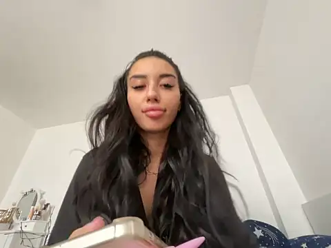 Snapshot of BlueEyes_BB chatting on 7, 5, 2026 BlueEyes BB online show from 7, 5, 2026