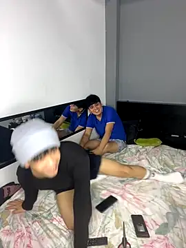 Snapshot of Kailertwink chatting on 21, 10, 2025 Kailertwink online show from 21, 10, 2025