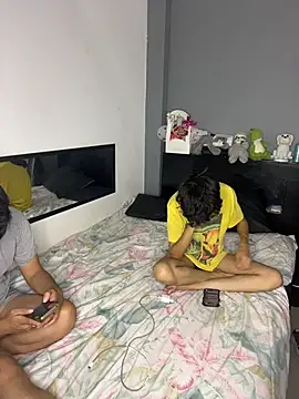 Snapshot of Kailertwink chatting on 31, 10, 2025 Kailertwink online show from 31, 10, 2025