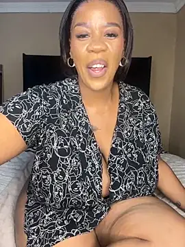 Snapshot of THICKBUNNYCHICKxxx chatting on 4, 11, 2025 THICKBUNNYCHICKxxx online show from 4, 11, 2025