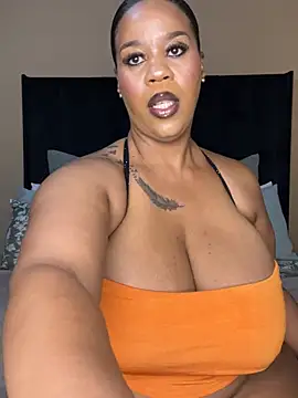 Snapshot of THICKBUNNYCHICKxxx chatting on 26, 6, 2026 THICKBUNNYCHICKxxx online show from 26, 6, 2026