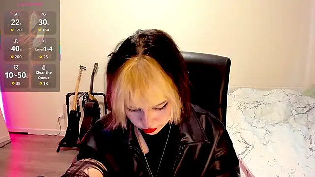 LiyaLuna online show from 7, 11, 2025