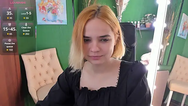 Snapshot of Gina_Dawson chatting on 17, 10, 2025 Gina Dawson online show from 17, 10, 2025