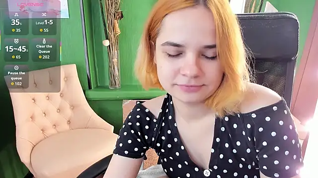 Snapshot of Gina_Dawson chatting on 8, 11, 2025 Gina Dawson online show from 8, 11, 2025