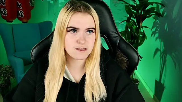 Stef Nicks online show from 5, 10, 2025