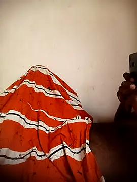 Snapshot of Dhanu9712 chatting on 9, 11, 2025 Dhanu9712 online show from 9, 11, 2025