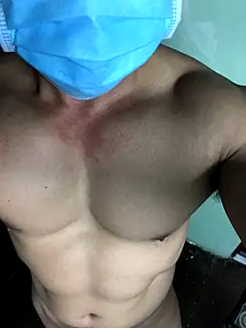 Snapshot of Huynh-duc-huy chatting on 19, 11, 2025 Huynh-duc-huy online show from 19, 11, 2025