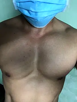 Snapshot of Huynh-duc-huy chatting on 17, 12, 2025 Huynh-duc-huy online show from 17, 12, 2025