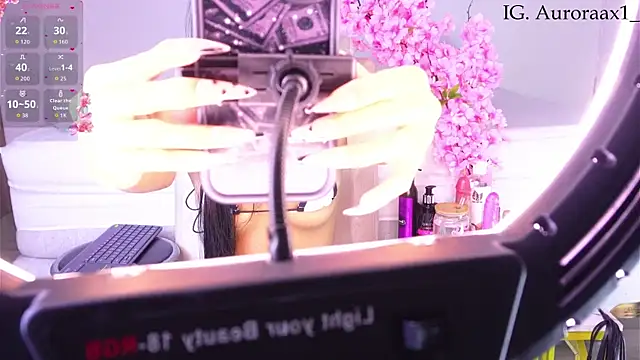 Snapshot of Auroraa_x1 chatting on 8, 11, 2025 Auroraa x1 online show from 8, 11, 2025