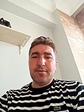 Snapshot of mert0359 chatting on 6, 4, 2026 mert0359 online show from 6, 4, 2026