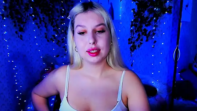 Snapshot of ChloeRicc chatting on 14, 11, 2025 ChloeRicc online show from 14, 11, 2025